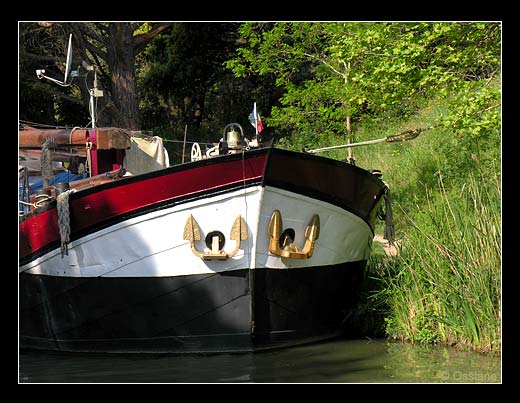 Péniche sur le canal du midi